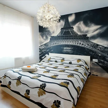 Caravel Be My Guest 卡斯特尔德费尔斯